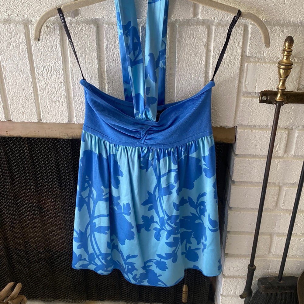 Tops - Picture 1 of 4